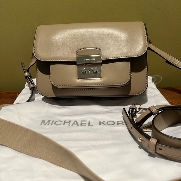 Michael Kors Handbags - Michael Kors Sloan Beige Crossbody Bag